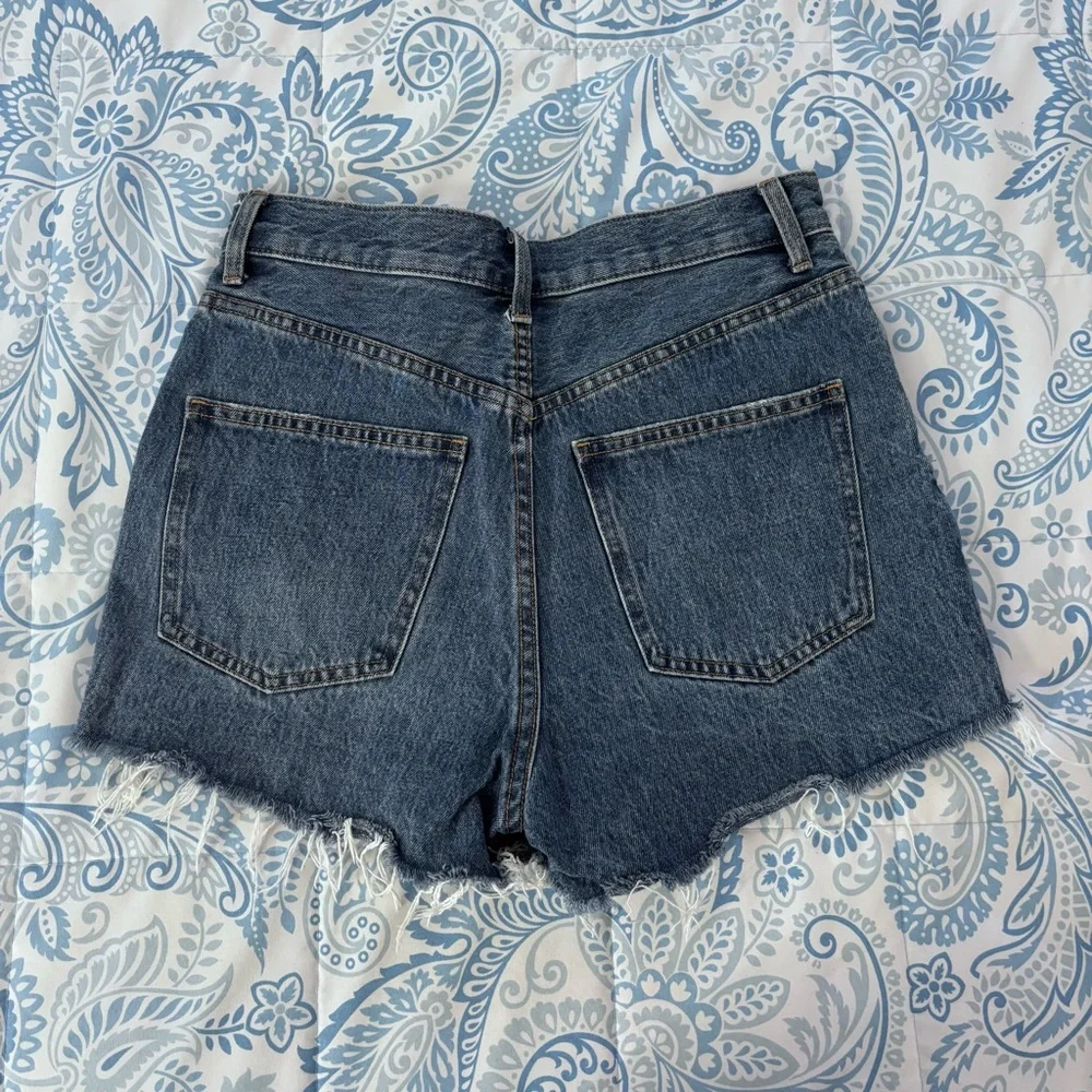 Uniqlo High Rise Distressed Denim Shorts Size 25